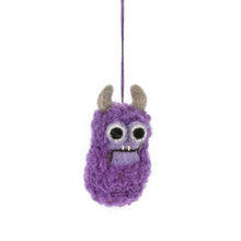 Laden Sie das Bild in den Galerie-Viewer, Kleine Filzmonster im 3er-Set – Handmade in Nepal 👻