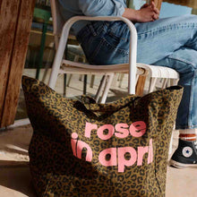 Laden Sie das Bild in den Galerie-Viewer, Elisa Baumwoll-Shopper Graou Olive mit Logo