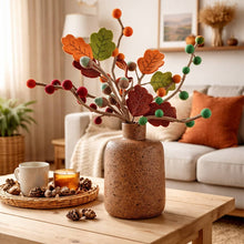 Laden Sie das Bild in den Galerie-Viewer, Filzzweig mit orangen Beeren – Herbstdeko | BeYoona 🍂