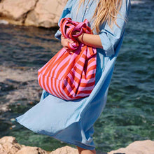 Laden Sie das Bild in den Galerie-Viewer, Baumwolltragetasche Orchidee &amp; Tomate – Gestreifter Shopper mit Washed Look