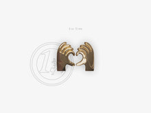 Laden Sie das Bild in den Galerie-Viewer, Pin(s) / SOLID &quot;Women Like You&quot;