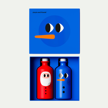 Laden Sie das Bild in den Galerie-Viewer, YIAYIA Santa &amp; Snowman Olivenöl Geschenkset – 2 × 500 ml