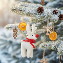 Laden Sie das Bild in den Galerie-Viewer, Rudolph Filzanhänger 2er-Set | Weihnachtsdeko