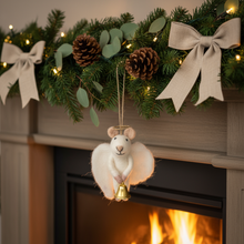 Laden Sie das Bild in den Galerie-Viewer, Angelica Maus Filzanhänger für Weihnachten | Felt so good