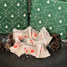 Laden Sie das Bild in den Galerie-Viewer, Weihnachts-Glückskeks | Kleines Geschenk mit Glücksbotschaft