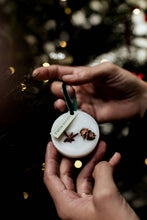 Laden Sie das Bild in den Galerie-Viewer, Xmas Geschenksets, Rose, Zedernholz, Moos, Div. Sets