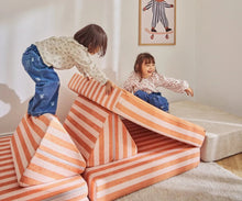 Laden Sie das Bild in den Galerie-Viewer, Funzy Spielsofa - Fluffy