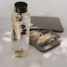 Laden Sie das Bild in den Galerie-Viewer, Eulenschnitt Trinkflasche Herzen 500 ml | Glasflasche
