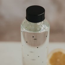Laden Sie das Bild in den Galerie-Viewer, Eulenschnitt Trinkflasche Herzen 750 ml | Glasflasche