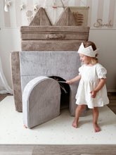Laden Sie das Bild in den Galerie-Viewer, Funzy Arches