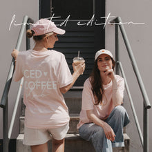 Laden Sie das Bild in den Galerie-Viewer, Eulenschnitt Iced Coffee Club T-Shirt – Limited Summer Edition ☕️
