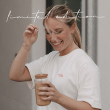 Laden Sie das Bild in den Galerie-Viewer, Eulenschnitt Coffee Lover T-Shirt Off-White – Limited Edition ☕️❤️