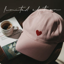 Laden Sie das Bild in den Galerie-Viewer, Eulenschnitt Cap Oh Happy Day Rosa – Limited Summer Edition