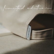 Laden Sie das Bild in den Galerie-Viewer, Eulenschnitt Cap Oh Happy Day Beige – Limited Summer Edition 🤎