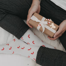 Laden Sie das Bild in den Galerie-Viewer, Socken XMAS Zuckerstange | Matching Socken für Gross &amp; Klein