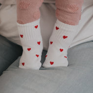 Babysocken Allover Herzen rot