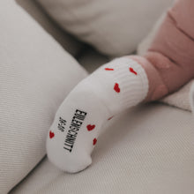 Laden Sie das Bild in den Galerie-Viewer, Babysocken Allover Herzen rot