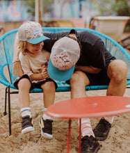 Laden Sie das Bild in den Galerie-Viewer, Road trip - Kids &amp; Dads