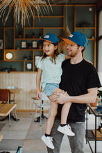 Laden Sie das Bild in den Galerie-Viewer, Mini Duck Blue - FAMILY