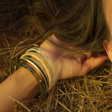 Laden Sie das Bild in den Galerie-Viewer, Armband JUANA Naturgrün
