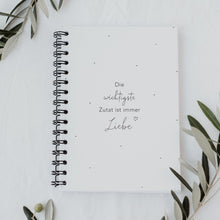 Laden Sie das Bild in den Galerie-Viewer, Buchständer - Lebe . Liebe . Lache - Eichenholz