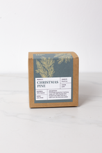 Laden Sie das Bild in den Galerie-Viewer, Weihnachtskerze - Duftkerze - Christmas Pine
