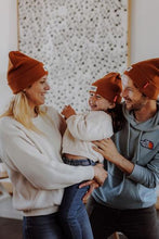 Laden Sie das Bild in den Galerie-Viewer, Beanies - FAMILY