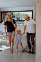 Laden Sie das Bild in den Galerie-Viewer, Mini Tan - FAMILY