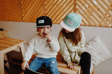 Laden Sie das Bild in den Galerie-Viewer, Suede Green Blue - Kids