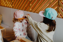 Laden Sie das Bild in den Galerie-Viewer, Suede Green Blue - Kids