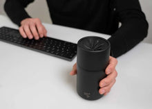 Laden Sie das Bild in den Galerie-Viewer, IRISgo cup sip 350ml - roasted black