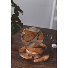 Laden Sie das Bild in den Galerie-Viewer, Kunstharz Untersetzer - handmade - mit Zedernholz - rund