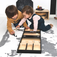 Laden Sie das Bild in den Galerie-Viewer, Znoet Sliding Board Game - FSC Holz