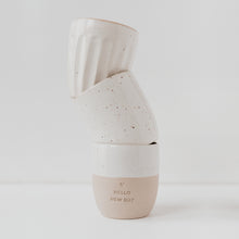 Laden Sie das Bild in den Galerie-Viewer, Steingut Becher - Tasse - Hello New Day - handmade