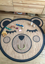 Laden Sie das Bild in den Galerie-Viewer, Kork Kinderteppich - Spielteppich - Kork - Schlafbär Hugo