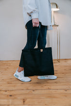 Laden Sie das Bild in den Galerie-Viewer, Shopper Anna - Korkleder
