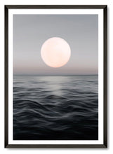Laden Sie das Bild in den Galerie-Viewer, Digitaldruck „Der Mond und das Meer“