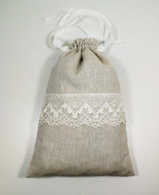Laden Sie das Bild in den Galerie-Viewer, Brotsack - aus Leinen - handmade